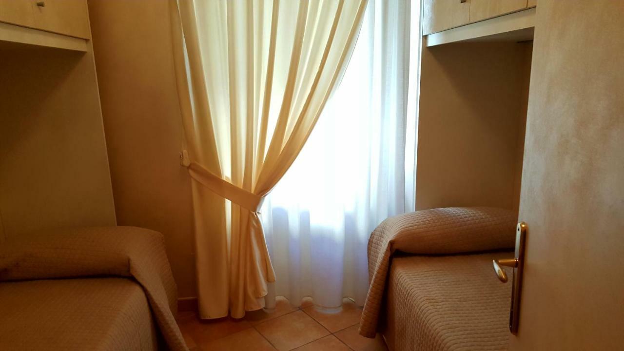 Ivana Sweet House Ντεζεντσάνο ντελ Γκάρντα Εξωτερικό φωτογραφία